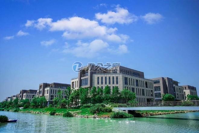 22"联合写字楼出租怎么节省空间？"